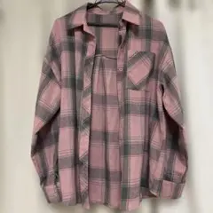 ピンクチェックシャツ