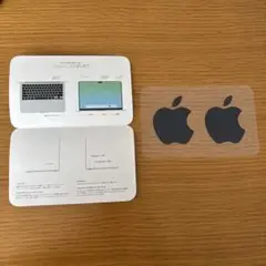 Apple MacBook Air の説明書とステッカー
