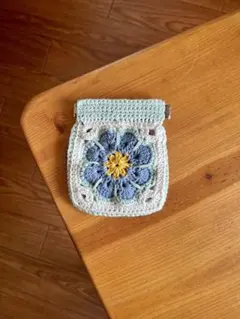 ハンドメイド 花モチーフ ポーチ 水色 編み物