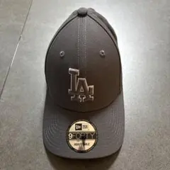 New Era 9FORTY LAロゴ グレーキャップ
