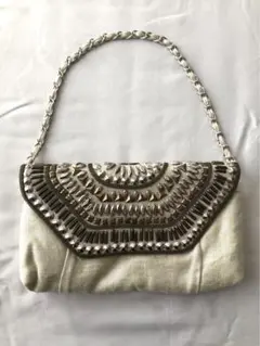 メタルビーズクラッチバッグ パーティーバッグ ベージュ