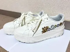 PUMA カルメン2 MU エンブロイダリー アイボリー 厚底スニーカー 刺繍