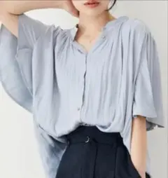 【VIS】ライトブルー プリーツ半袖シャツ