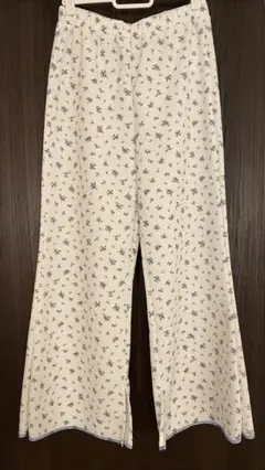 【しまむら♡小花柄パンツ】フラワー　ブルー　ワッフルイージーパンツ