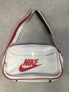 NIKE ショルダーバッグ ホワイト/レッド　子供スポーツバッグ 小学生サッカー