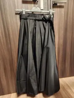 美品 PRADA ベルト付プリーツスカート フレア 黒 サイズ40*QD45 - メルカリ