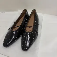 MNMLIS スタッズ フラットシューズ 24.5cmのサムネイル