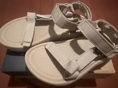Teva 厚底サンダル　ハリケーン XLT2 AMPSOLE ベージュ　23㎝のサムネイル