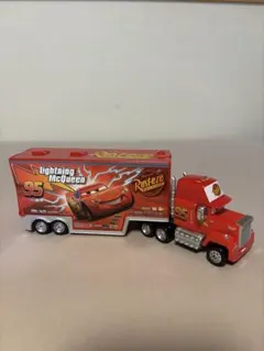 トミカ　マック（Lightning McQueen トレーラー付きミニカー）