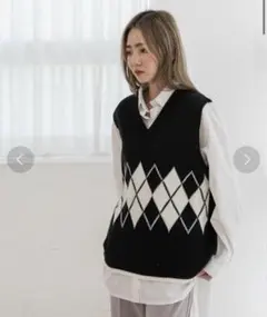 UNE MANSION Vネックアーガイルニットベスト