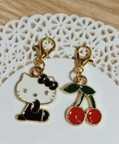 ハローキティ と さくらんぼの チャーム　　ブラック