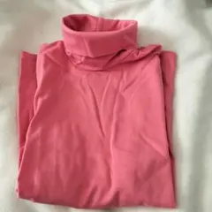 ユニクロ　ピンク M タートルネック