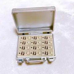 カプセルトイ
