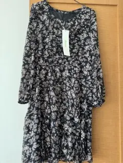 【未着用】ディノス　ポリエステルワンピースのサムネイル