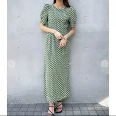 【美品】COCO DEAL刺繍Iラインワンピース