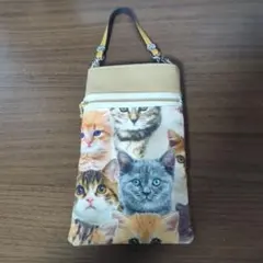 猫さん柄　スマホポーチ　サコッシュ
