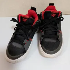 Jordan キッズ スニーカー ブラック レッドのサムネイル