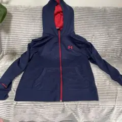 アンダーアーマー 紺赤パーカー チャック付き