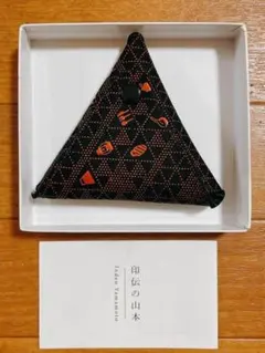 縮緬 和柄 ポーチ 黒地 手鞠のワンポイント 刺繍 - メルカリ