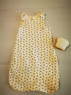 ハート柄クリーム色ベビースリーパー