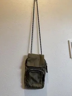 ZARAカーキ ナイロン ショルダーバッグ美品のサムネイル