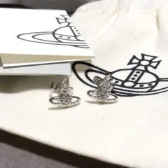 VivienneWestwood 両耳オーブピアス