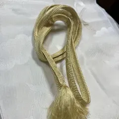 薄い金色の帯締め 編み込み模様