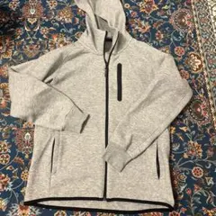 ユニクロ　グレー フルジップ フード付き パーカー　S