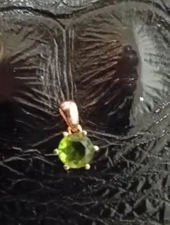 ペリドット天然石ペンダントトップ