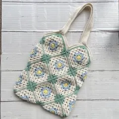 【ハンドメイド】お花モチーフ　グラニースクエアバッグ　ブルー×グリーン　編み物