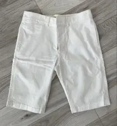 DESIGNWORKS ホワイト ショートパンツのサムネイル