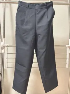 GU ストレッチテーパードパンツ