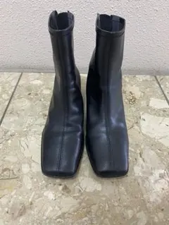 Le Talon GRISE スクエアトゥブーツ 黒