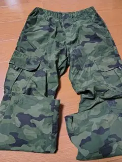 キッズ カーゴパンツ 130　シャカシャカ