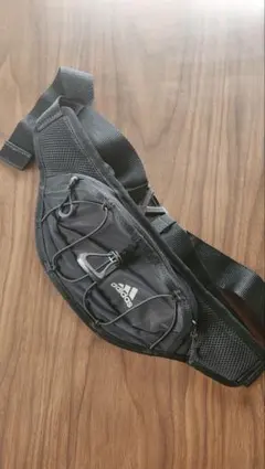 adidas　ランニング用ポーチ　ボディバッグ