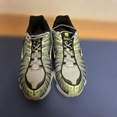 ナイキ ショックス TL グレー/ブラック/グリーン/ウルフグレー