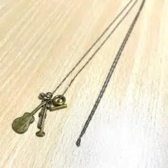 イアパピヨネ　ネックレス