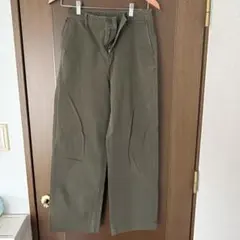 無印良品　カーキ　カジュアルパンツ