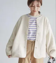 【美品】アーバンリサーチドアーズ　キルトノーカラージャケット　アイボリーM