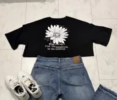 花柄メッセージTシャツ クロップド丈 ブラック