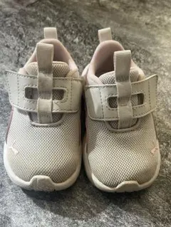 PUMA ホワイト/ピンク スニーカー ベルクロ