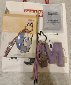 ラブブ　PIN FOR LOVE イニシャル　アルファベット　キーリング　M