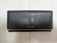 PRADA ブラックレザー 長財布
