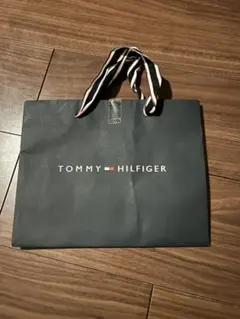 TOMMY HILFIGER 黒い紙袋 中型