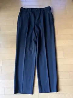【新品未使用】ユニクロ タックワイドパンツ（Mサイズ）