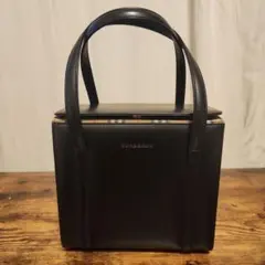 Burberry ブラックレザー スクエア型　ハンドバッグ