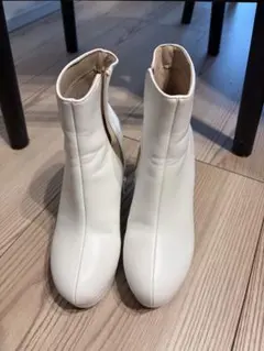ホワイト　ブーティ　コスプレなどに　24cm シーインのサムネイル