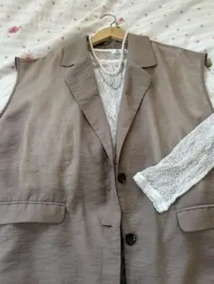 【美品】しまむら リノルーセ シアーテーラーベスト(ベージュ系)