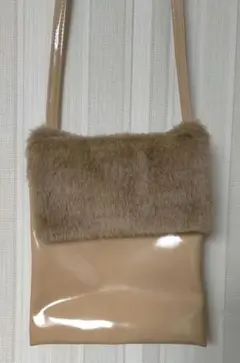 ファー付きサコッシュ