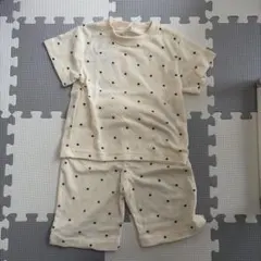 【未使用品】星柄クリーム色パジャマ サイズ100 上下セット